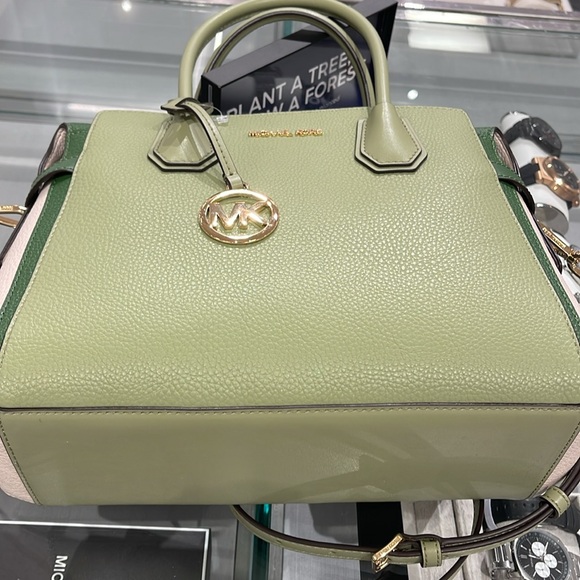 MICHAEL KORS
Mercer Md Color-Block Belted Satchel Crossbody Purse
Fern Green - Picture 8 of 16